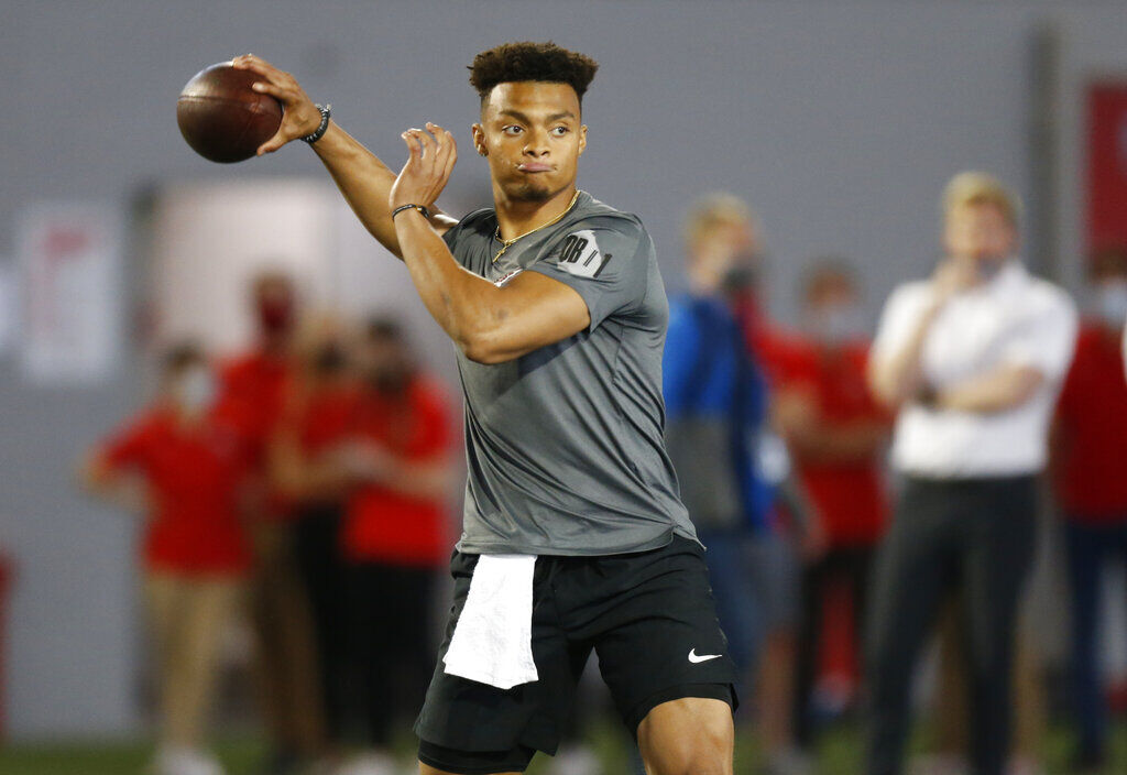 4. Justin Fields (Jr., Ohio St., 6-2, 227)